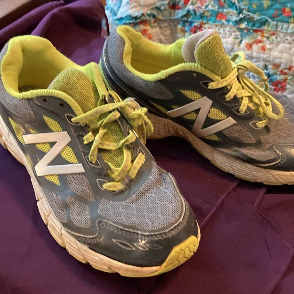 New balance sneakers size 4.5